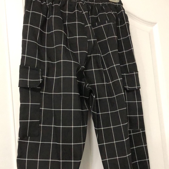 Forever 21 Cargo Pants - Picture 5 of 7